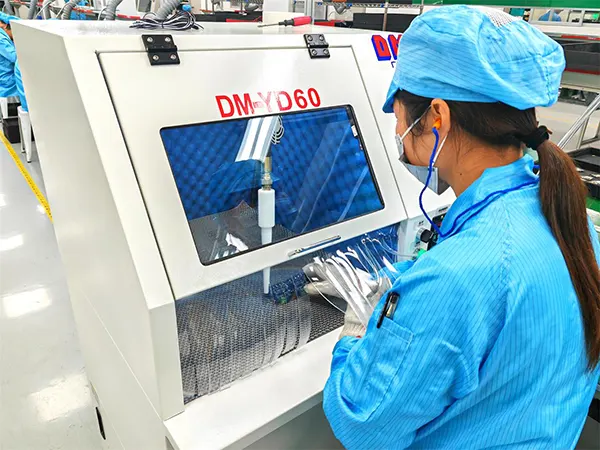 17 Dry ice cleaning machine