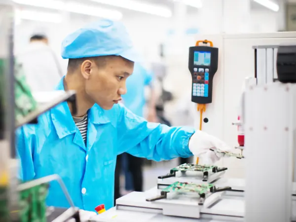 28 SMT dispensing operation